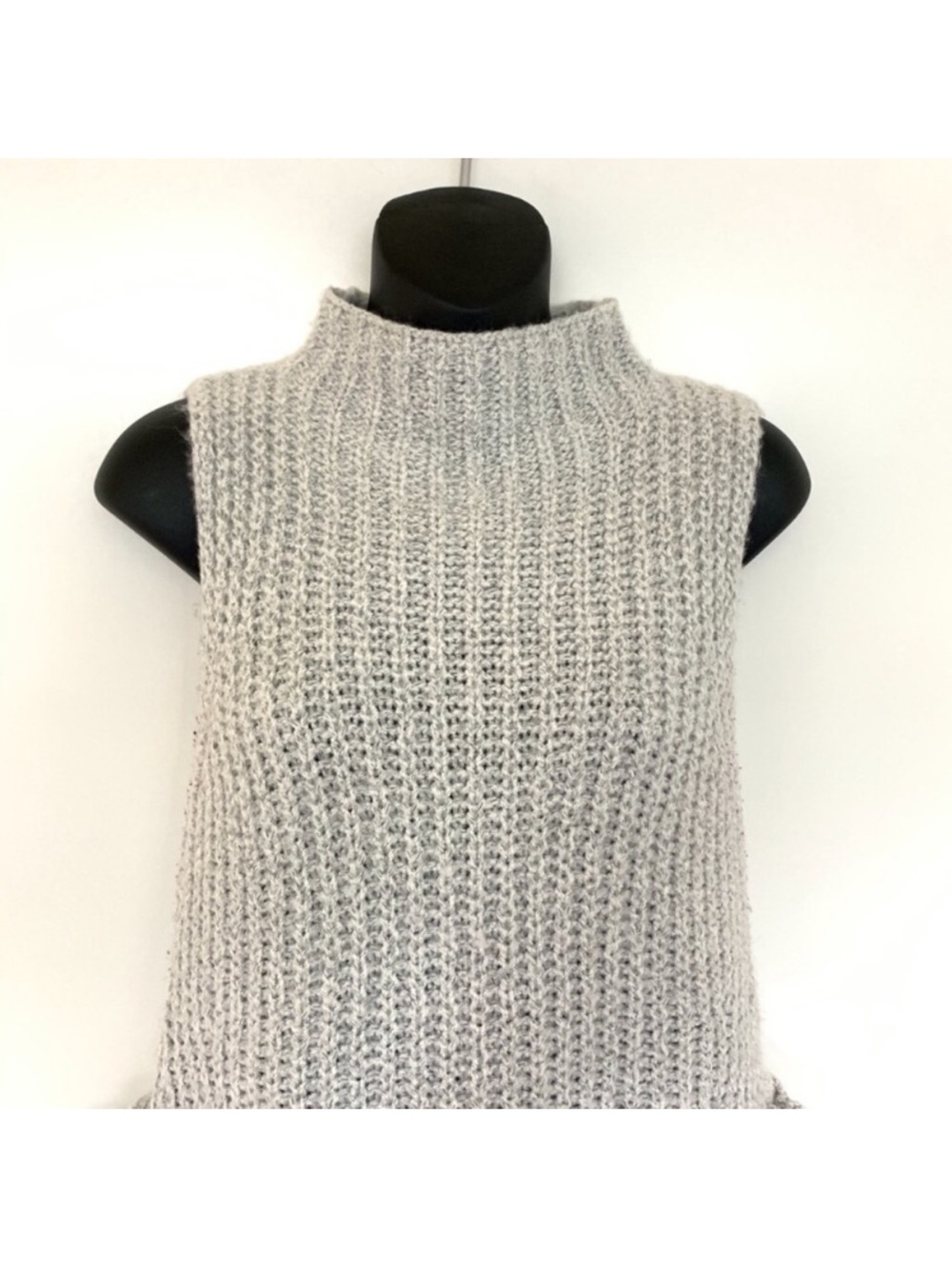 Ann Taylor Side Split Sleeveless Tunic/Sweater - Picture 4 of 13
